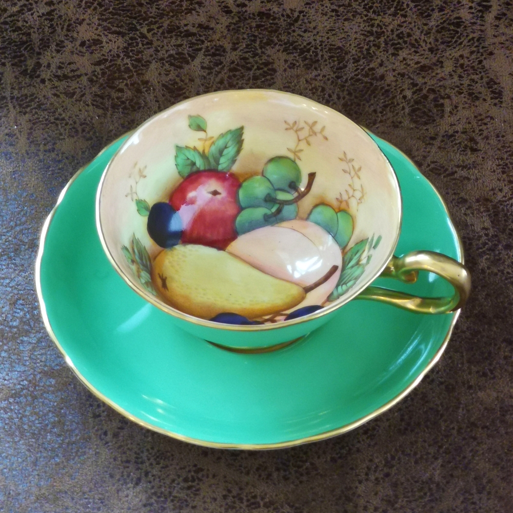 EUC Vtg Tuscan Golden Orchard Green Teacup and Saucer Set